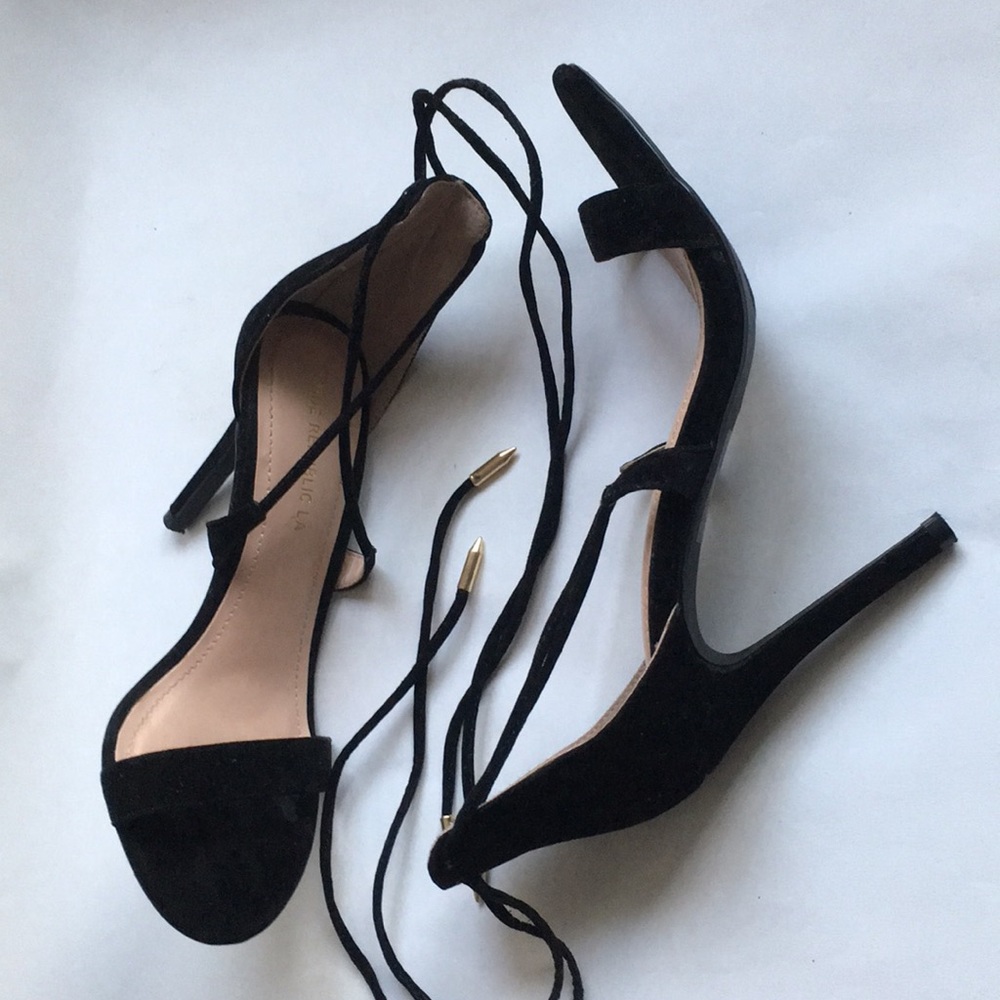 Shoe Republic GORGEOUS!Velvet ankle strap sandals